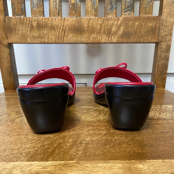 Athena Alexander Wedge Sandals - Picture 3 of 4